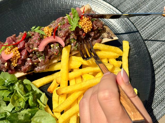 Chez Bertille Restaurant Tartare de boeuf façon thaï, os à moelle